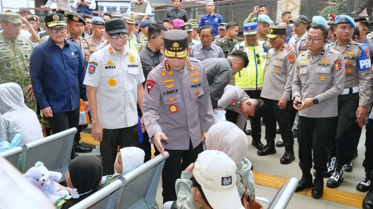 Kapolri dan Menhub Tinjau Arus Balik Lebaran 2026 di Bakauheni