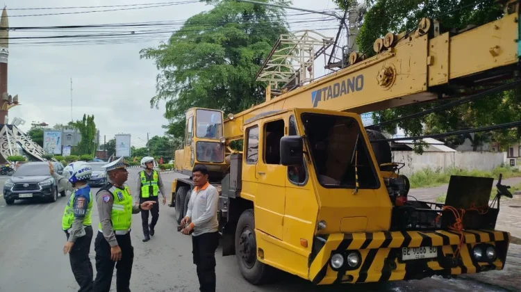 Satlantas Polres Lampung Utara Tindak Kendaraan Sumbu Tiga
