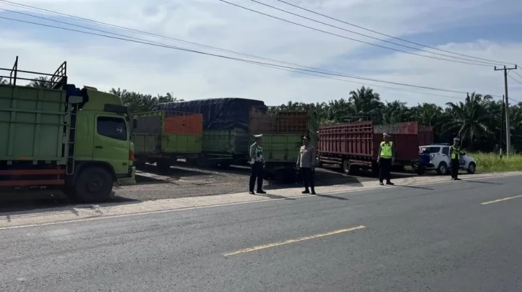 Antisipasi Penumpukan di Bakauheni, Polisi Lakukan Pengantungan Sumbu Tiga