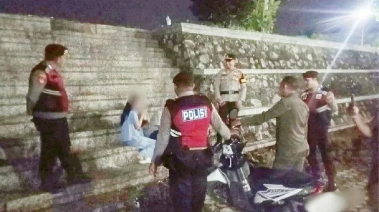 Polres Pesawaran Tertibkan Kerumunan Remaja di Islamic Center