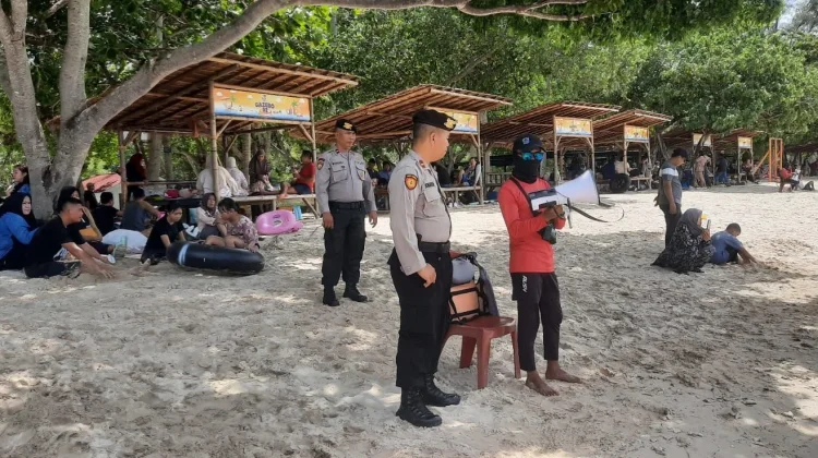 Polres Lampung Selatan Patroli Wisata Pantai di Kalianda,