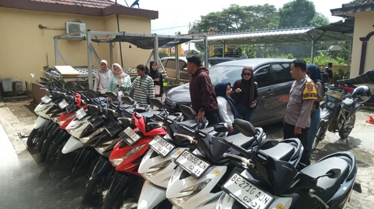 Warga Mulai Ambil Kendaraan Titipan di Polres Pringsewu