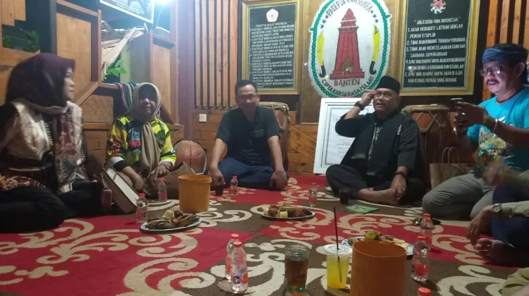 KONI Lampung Jalin Silaturahmi Budaya di Padepokan Banten