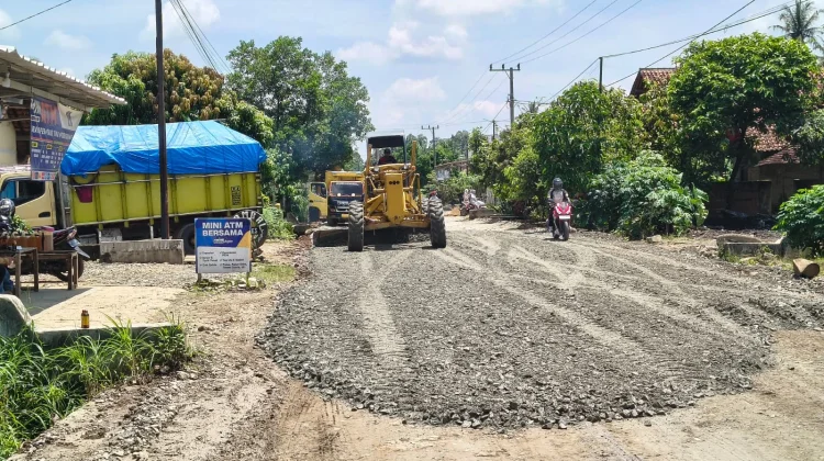 Angin Segar Perbaikan Jalan Dirasakan Warga Sidomulyo