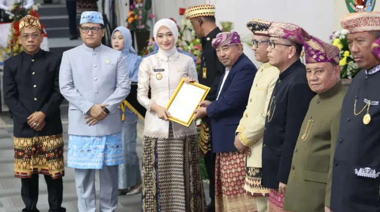 Hak Cipta Menara Siger Resmi Diserahkan ke Pemprov Lampung