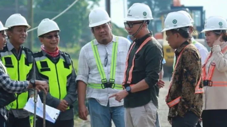 Pastikan Kualitas, Gubernur Tinjau Perbaikan Jalan di Lamteng