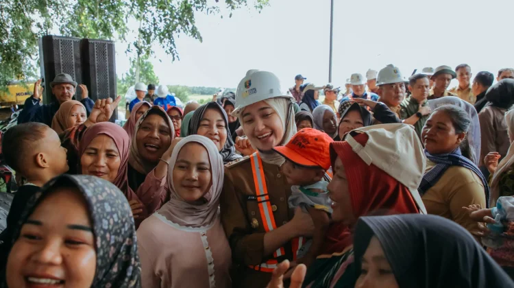 Impian Warga Terwujud, Jalan Rusak 30 Tahun di Tulang Bawang Mulai Dibangun