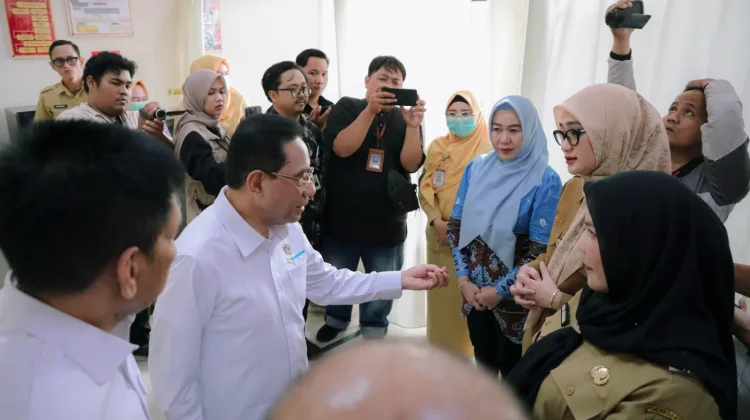 Wagub Dampingi Wamenkes Tinjau Penanganan TBC di Bandarlampung