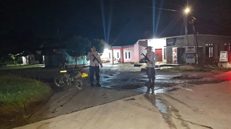 Cegah Kriminalitas Malam Hari Polsubsektor Negeri Katon Intensifkan Patroli C3