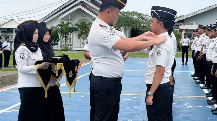 33 Pegawai Rutan Kelas I Bandar Lampung Terima Kenaikan Pangkat