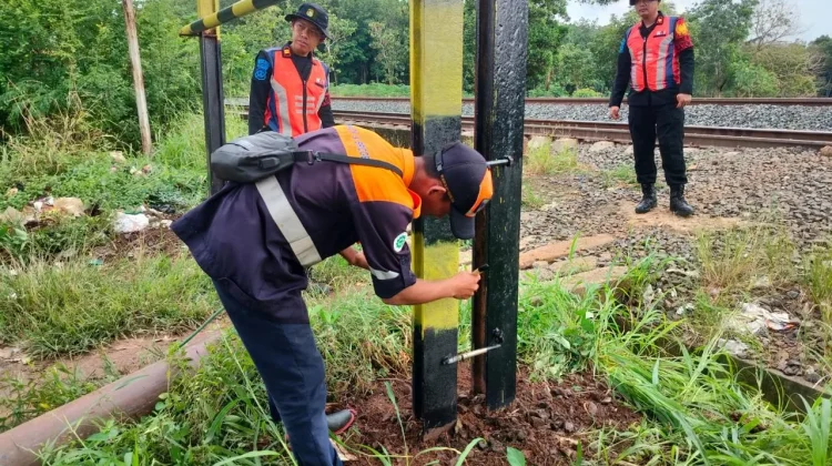 KAI Tanjungkarang Tutup 29 Perlintasan Liar Sepanjang 2025