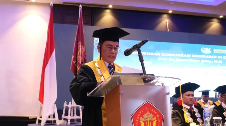 Hasan Basri Dikukuhkan jadi Guru Besar UTB Bidang Komunikasi Massa