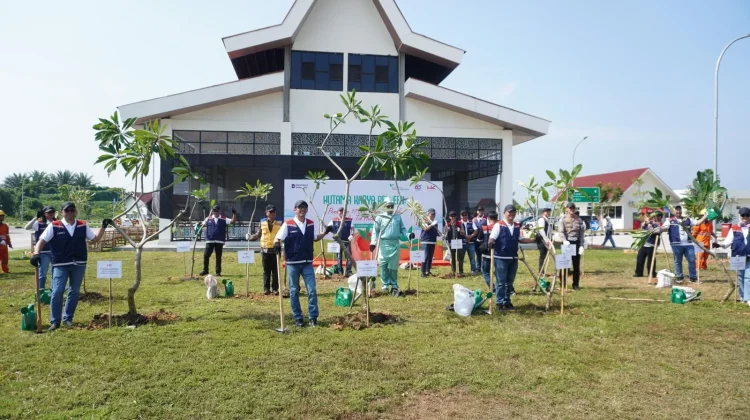 HUT ke-65, Hutama Karya Tanam Pohon di Seluruh Tol yang Dikelola