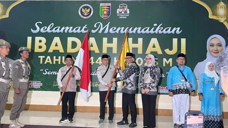 Gubernur Lampung Lepas Keberangkatan Kloter Perdana Jemaah Calon Haji