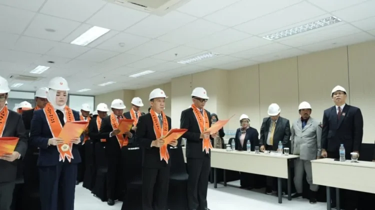 Unila Kukuhkan 32 Insinyur Baru, Total Lulusan Capai 1.150 Orang