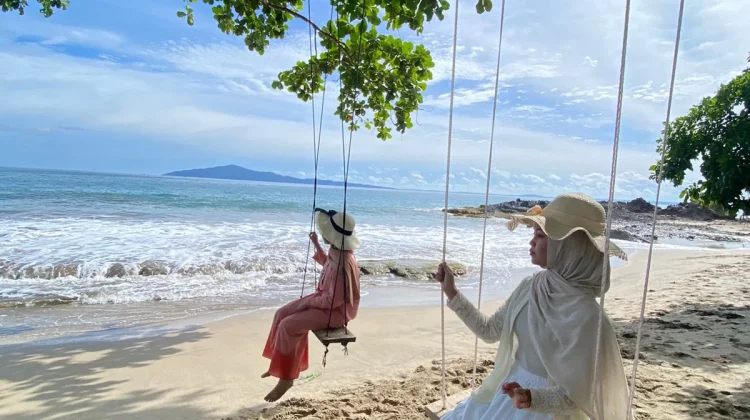 Pantai Bidadari Destinasi Wisata Andalan Pesisir Tanggamus