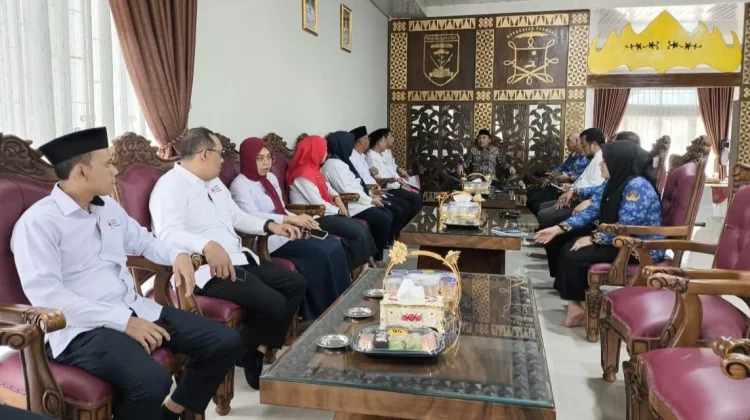 Audiensi dengan Pemkab, PMI Lampung Barat Paparkan Program