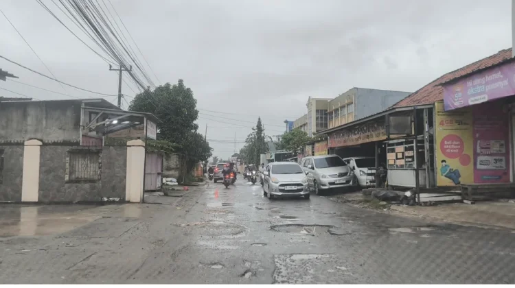 Kerusakan Jalan Pulau Singkep Hambat Mobilitas Masyarakat