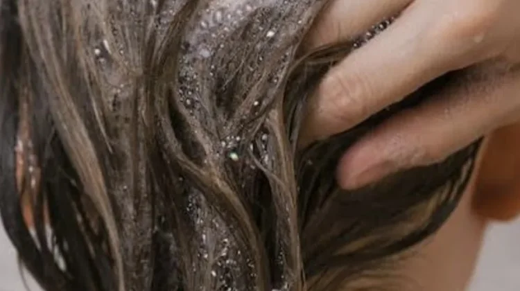 Tips Keramas yang Tepat Agar Rambut Tetap Sehat