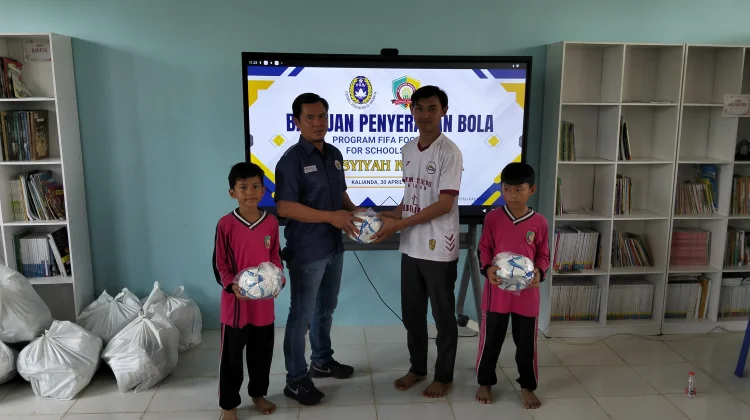 PSSI Lampung Selatan Apresiasi Program Bantuan Bola FIFA