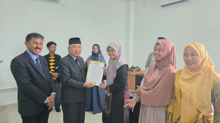UML Serahkan SK Pejabat Struktural Periode 2026