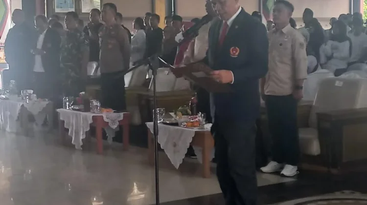 Lantik Pengurus KONI Lamteng, Taufik Hidayat Tekankan Transparansi dan Profesion