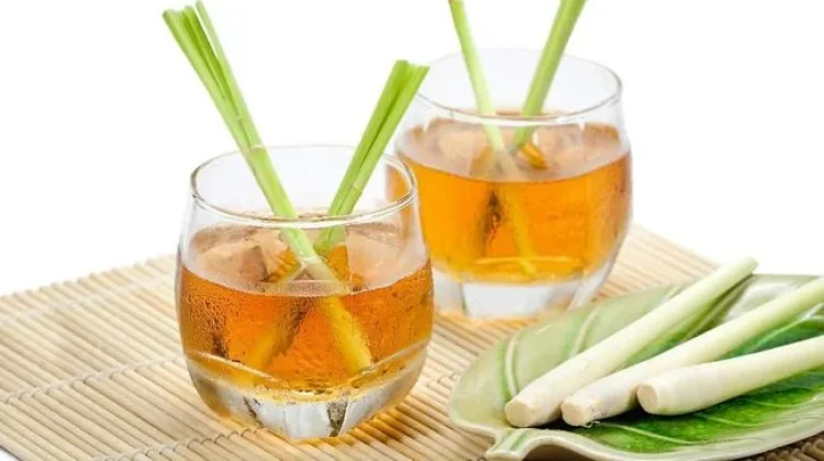 5 Manfaat Tak Terduga Minum Teh Serai Setiap Hari