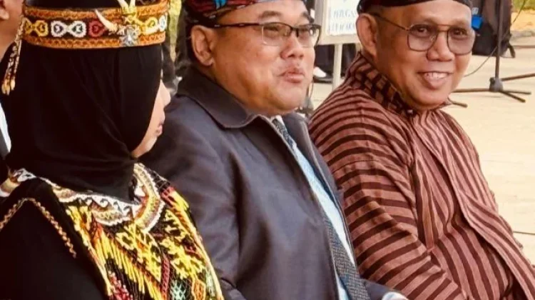 Tokoh dan Akademisi Kritik Absennya Pakaian Adat pada Hardiknas di Unila