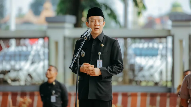 Sekdaprov Lampung Pimpin Apel Satpol PP, Tekankan Profesionalisme Aparatur