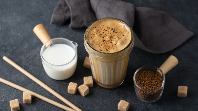 Oatmilk Tren Kekinian, Gula Tersembunyi Jadi Sorotan