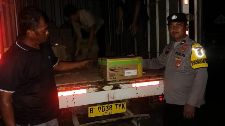 Polres Mesuji Kawal Distribusi Bibit Jagung ke Seluruh Kecamatan