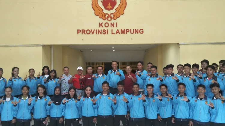 KONI Lampung Lepas Atlet Forki menuju Kejurnas Bandung