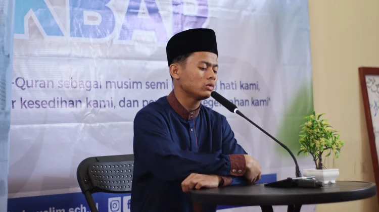 SMA IT Baitul Muslim Tutup Kelulusan dengan Tasmi’ Akbar Al-Quran