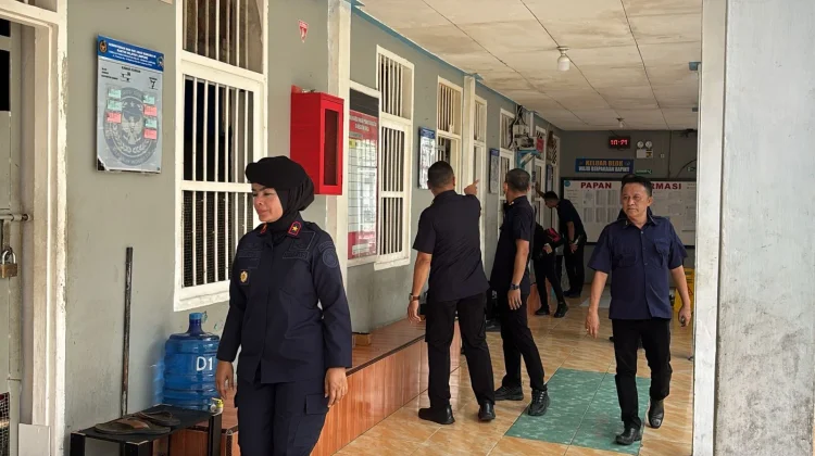 Kalapas Kelas I Bandar Lampung Pimpin Penggeledahan Gabungan Bersama Polisi