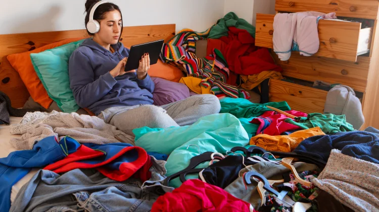 Overconsumption Menggila, Lemari Penuh Barang Tak Berguna