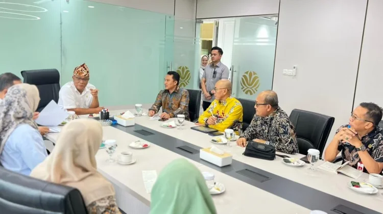 Bupati Lampung Barat Temui KLH Bahas Penanganan Sampah