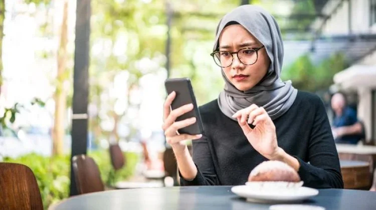 Simpan Banyak File di Ponsel Bisa Jadi Tanda Masalah Mental