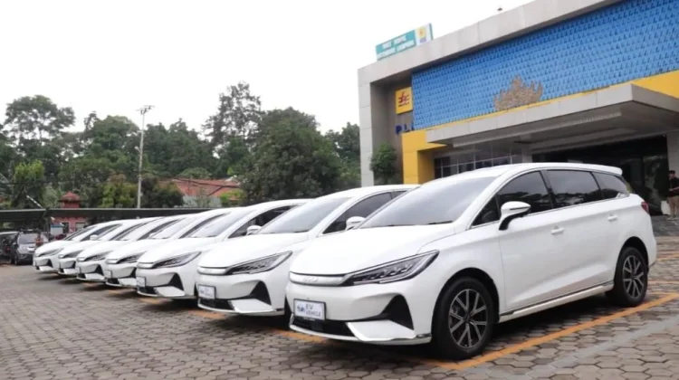 PLN UID Lampung Dorong 100% Kendaraan Operasional Berbasis EV