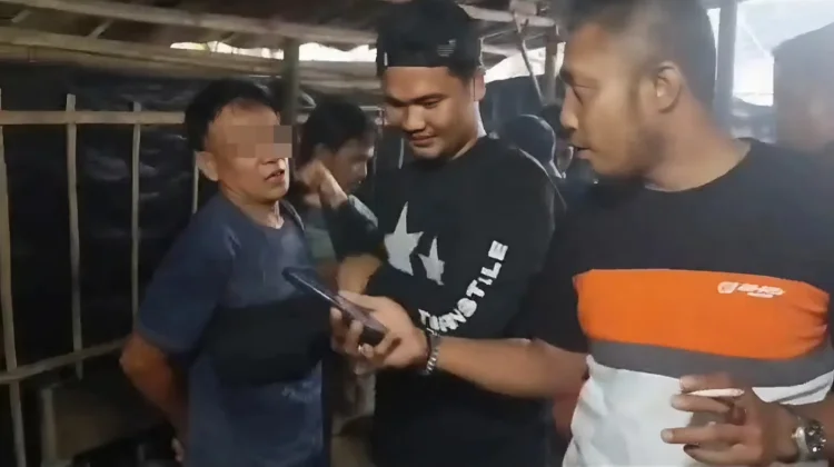 Suami Tega Tusuk Istri saat Tidur Bersama Anak