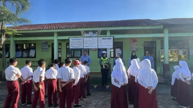 Satlantas Polres Pesawaran Tanamkan Budaya Tertib sejak Usia Dini