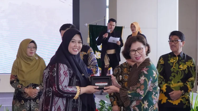 Wabup Pringsewu Hadiri Tayuhan Kagama Lampung dan Penandatanganan MoU dengan UGM