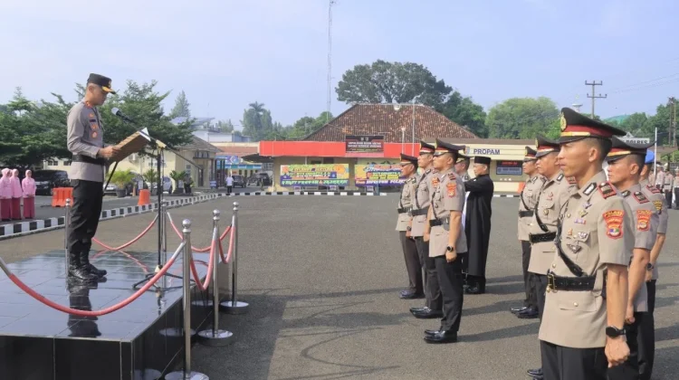 Kapolres Metro Pimpin Sertijab Sejumlah PJU dan Kapolsek Jajaran