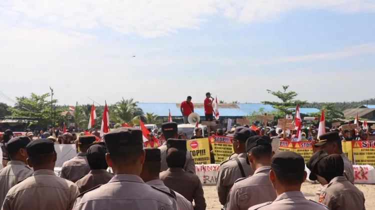 Polres Mesuji Kawal Aksi Warga Delapan Desa