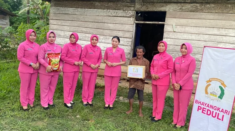 Bhayangkari Mesuji Salurkan Bantuan Sosial untuk Warga