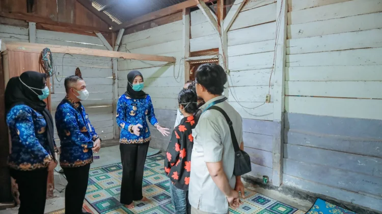 Wagub Jihan Tinjau Calon Penerima Bantuan Rumah Sehat di Tulang Bawang