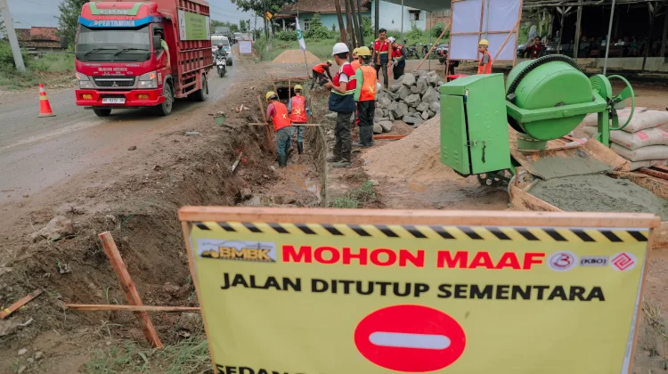 Gunakan Sistem Rigid, Dinas BMBK Perkuat Konstruksi Jalan di Pringsewu