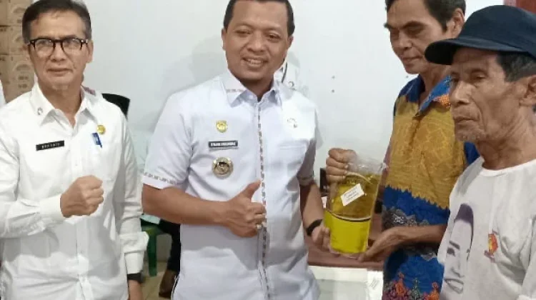 Pemkab Pringsewu Salurkan Cadangan Pangan Pemerintah untuk 693 Warga Rejosari