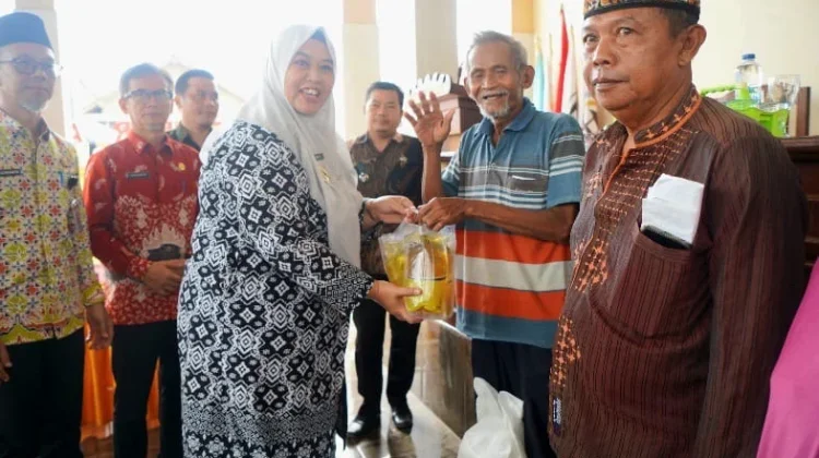 Ribuan Kepala Keluarga di Ambarawa dan Adiluwih Terima Bantuan Pangan Pemerintah