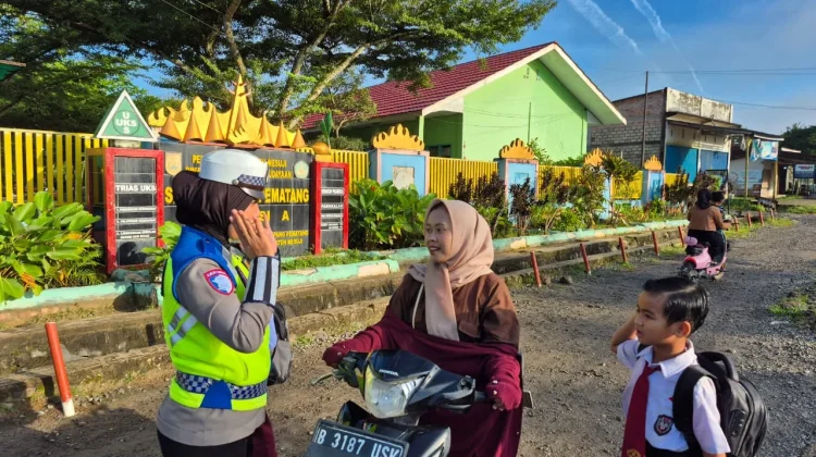 Satlantas Mesuji Amankan Jalur Sekolah Setiap Pagi