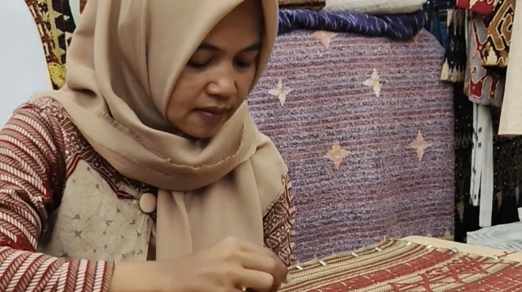 Sering Dianggap Sepele, Kesalahan Menyimpan Kain Tapis Ini Bisa Rusak Benang Emas